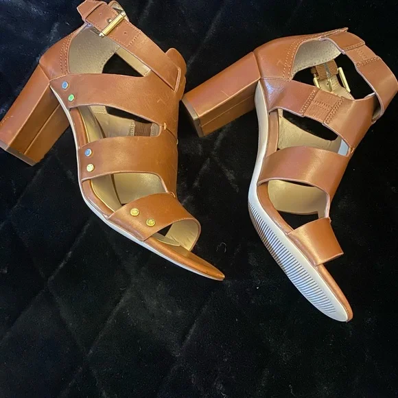 Ralph Lauren Tan Strappy Block Heels - Picture 2 of 9